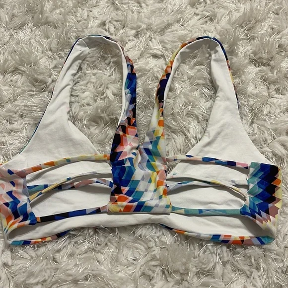 L space bikini top - Picture 2 of 2